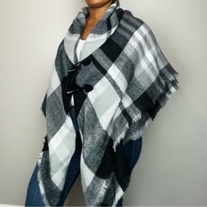 Stylish Chic Grey $ Black  Shawl